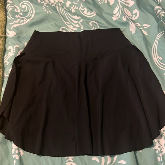 Halara skort XL - Picture 3 of 3